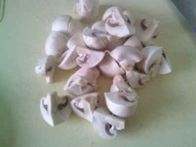 きのこと鶏胸肉の炒め物の作り方：2