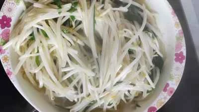 緑豆のもやしとニラの炒め物のレシピ