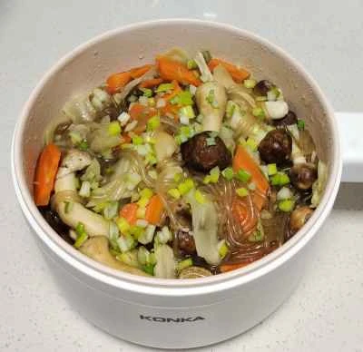 野菜、松茸、春雨の煮物を作る手順：8