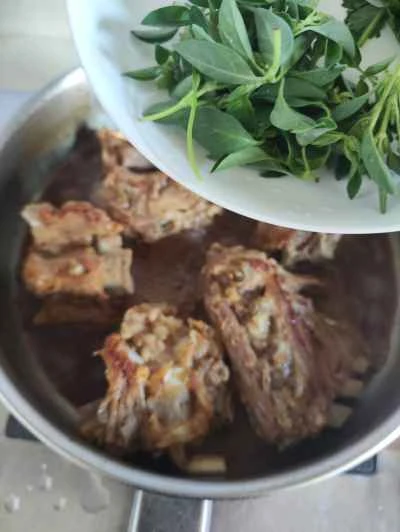 ラムの背骨の煮込みレシピ手順：8