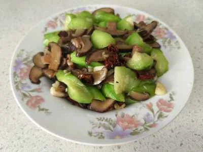 椎茸とヘチマの炒め物の作り方：7