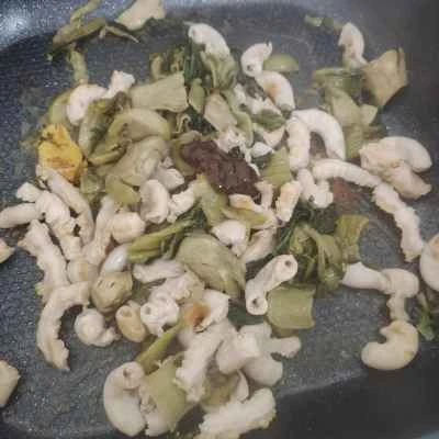 豚腸とキャベツのピクルス炒めの作り方：8