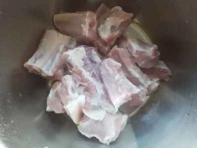 黒豆ソースのスペアリブ蒸し レシピ手順：2