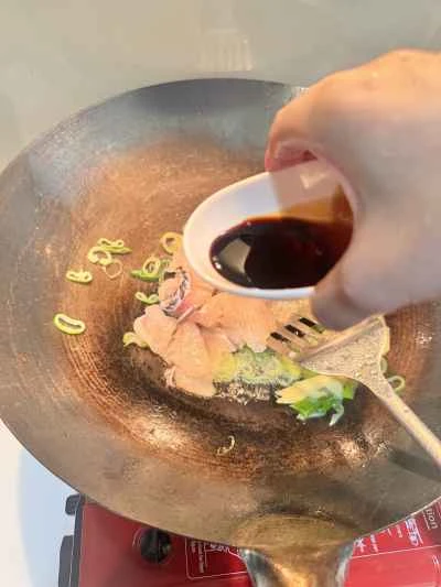 生姜とネギの魚の切り身を作る手順：3