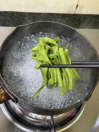 乾燥ユリのつぼみを使った煮込みトリッパの作り方：8