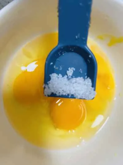 トマト入りスクランブルエッグの作り方：4