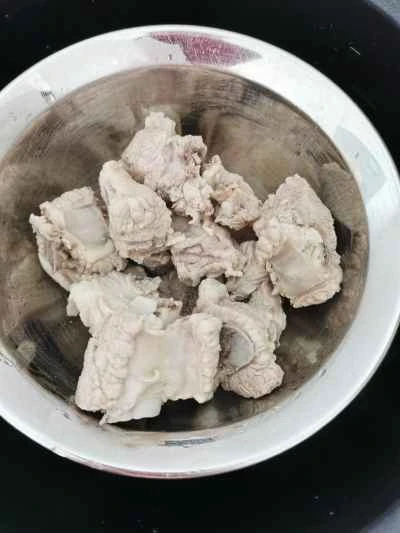 簡単煮込み豚スペアリブレシピ手順：2