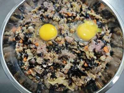 卵、塩漬け野菜、キクラゲ、椎茸を使った蒸しミートローフの作り方：14