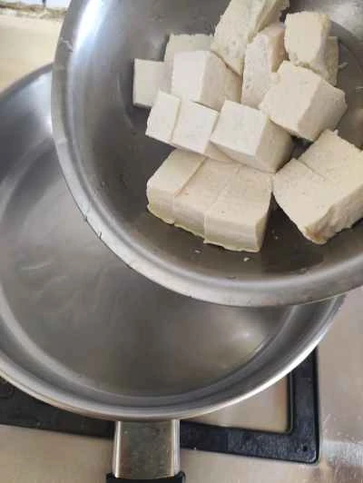 木綿豆腐とエシャロットの炒め物の作り方：2