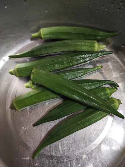 オクラと卵の炒め物の作り方：2