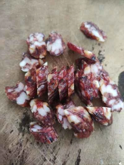 中華ソーセージとキノコの炒め物の作り方：3