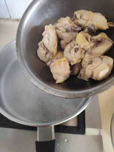 鶏肉とジャガイモの煮込みの作り方：3