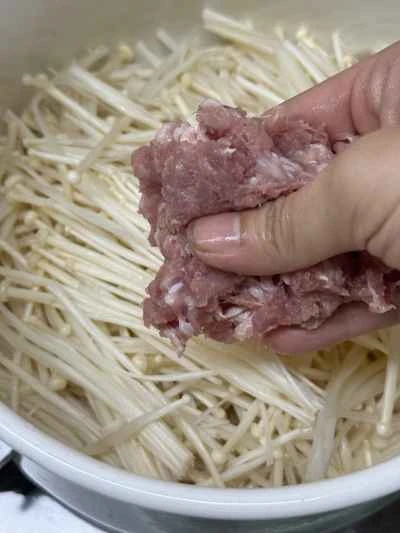 えのき茸とひき肉とアサリの煮込みの作り方：5