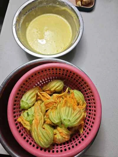 揚げカボチャの花の作り方：1