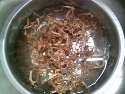 千切りキャベツとピーマン、干し豆腐の炒め物の作り方：2