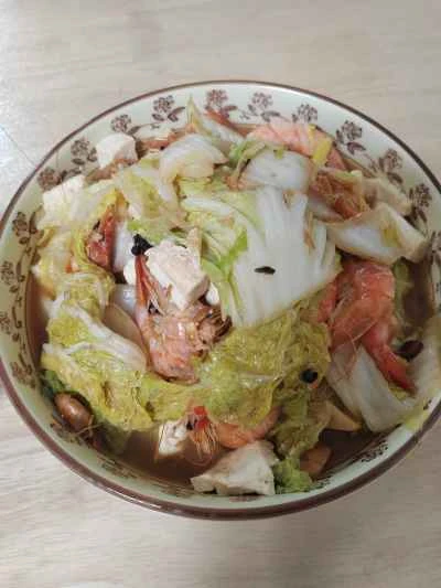 キャベツ、豆腐、エビの煮込みのレシピ