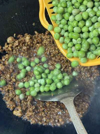 ひき肉入りエンドウ豆炒めの作り方：6