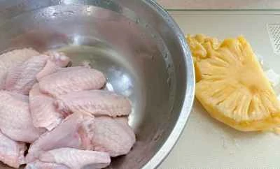 パイナップルチキンウィングのレシピ手順：1