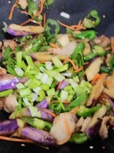 ナスとピーマンの炒め物の作り方：10