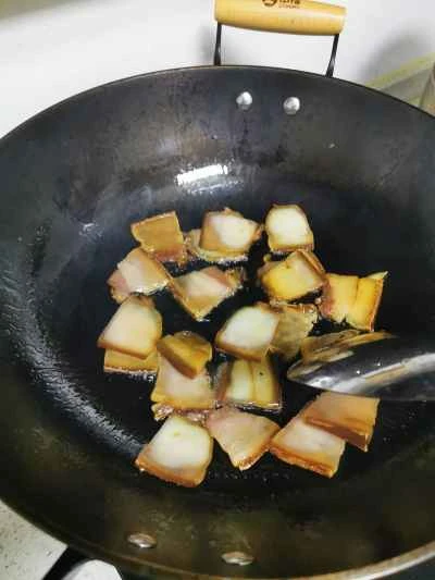 カポックの花と​​豚肉の煮込み炒めの作り方：12