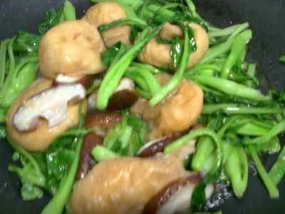 椎茸、麩、白菜の炒め物の作り方：6