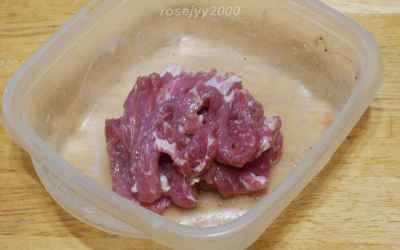 豚肉とキクラゲとネギの炒め物の作り方：3