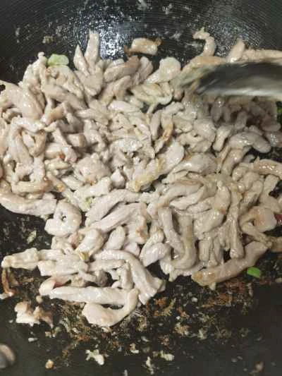 豚肉の細切りと豆板醤の作り方：6