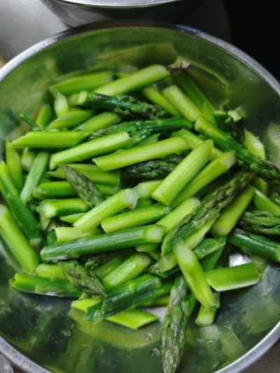 エビとアスパラガスの炒め物の作り方：5