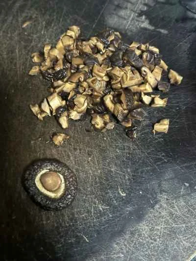 ソース入りライスヌードルロールの作り方：1