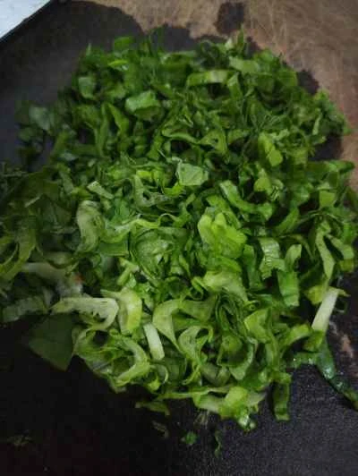 玉ねぎと卵で炒めた里芋と春雨の作り方:4