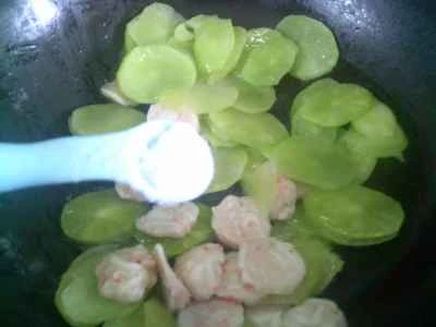 ロブスター風味のボールとレタス炒めの作り方：7