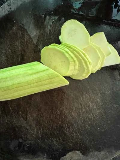 ひき肉入りズッキーニ炒めの作り方：2