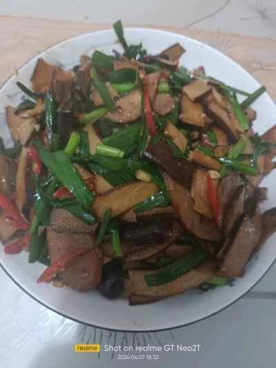 ニラと干し豆腐の炒め物のレシピ