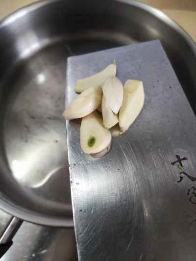 ニンニク風味のロメインレタスの作り方:4