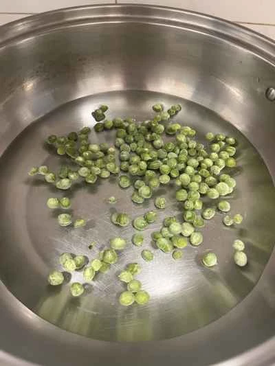 クワイ、エンドウ豆、エビの炒め物の作り方：3