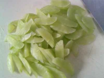 ランチョンミートとレタスの炒め物の作り方:2