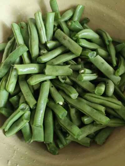 トウモロコシと長豆の煮込み豚骨の作り方:1