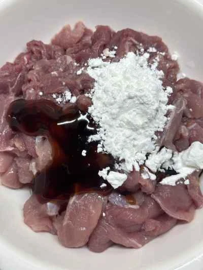 豚肉とニラと干し豆腐の炒め物の作り方：1