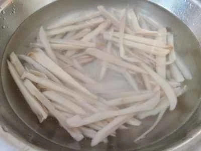 レンコンと豚肉の細切り炒めの作り方：4