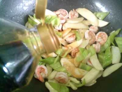 水たけのこのピーマンとエビ炒めの作り方：10