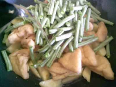 フライドポテトと豆の三角形を作る手順：6