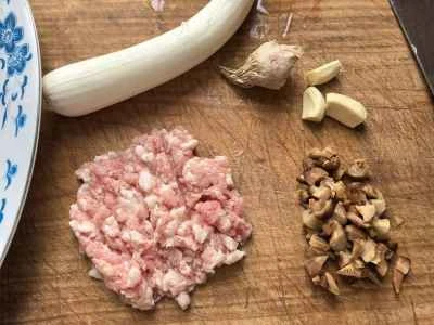 臭みのあるマンダリンフィッシュの煮込みレシピ手順：2