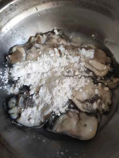 ニンニク蒸し牡蠣の作り方：2