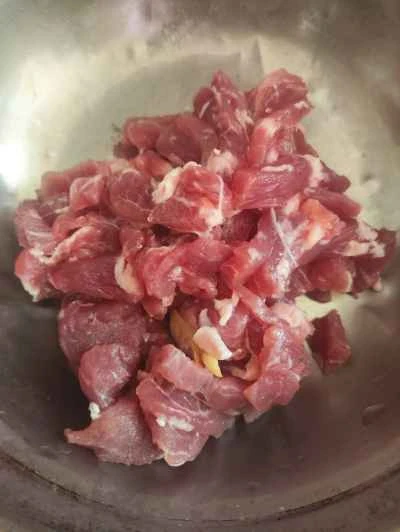 細切りジャガイモと薄切り肉の炒め物を作る手順：3