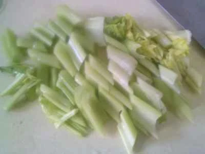 セロリと豚肉の煮込み炒めの作り方：4