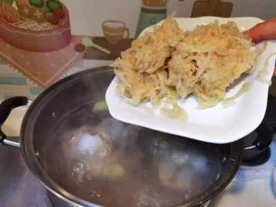 豚骨とザワークラウトの煮込みの作り方：3