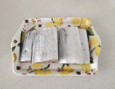 フライパンで焼いたリボンフィッシュのレシピ手順：1