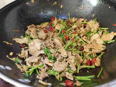 牛肉と黄ピーマンの炒め物（家庭風）レシピ手順：10