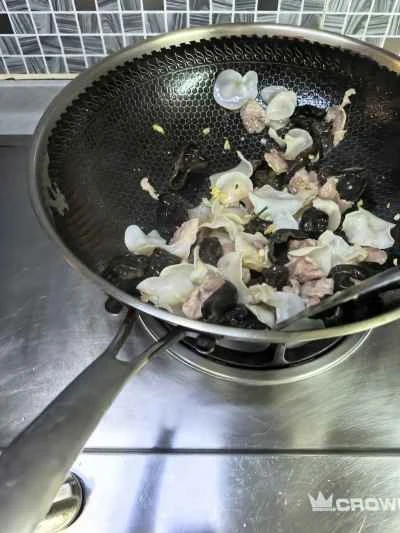 豚肉の白キクラゲ炒めの作り方：5