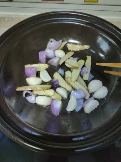 土鍋で煮込んだ魚の腹肉の作り方：6